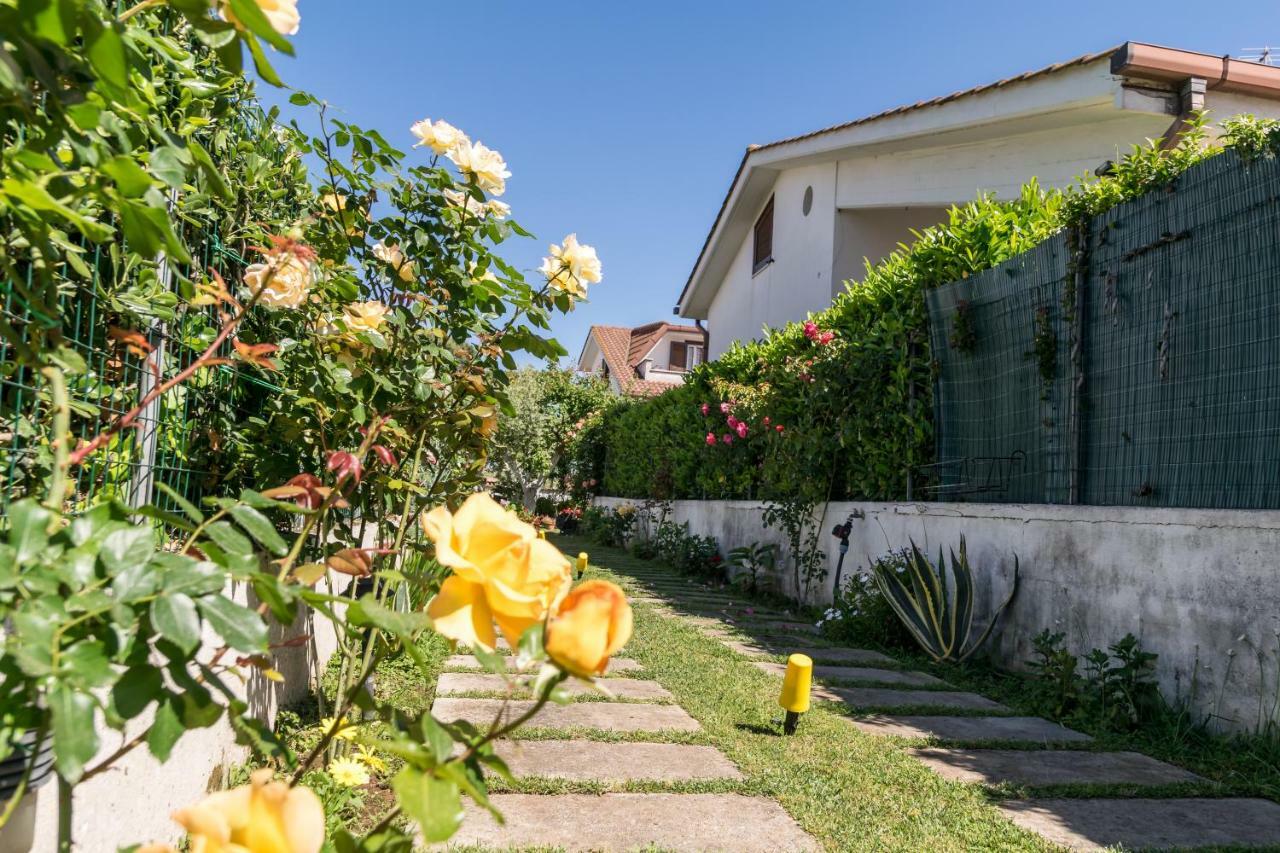 Alloggio Per Uso Turistico Villa Lido dei Pini Exteriör bild