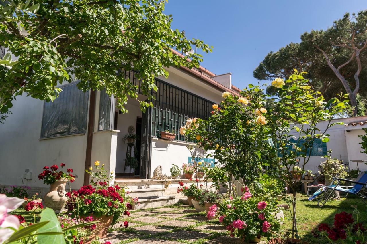 Alloggio Per Uso Turistico Villa Lido dei Pini Exteriör bild
