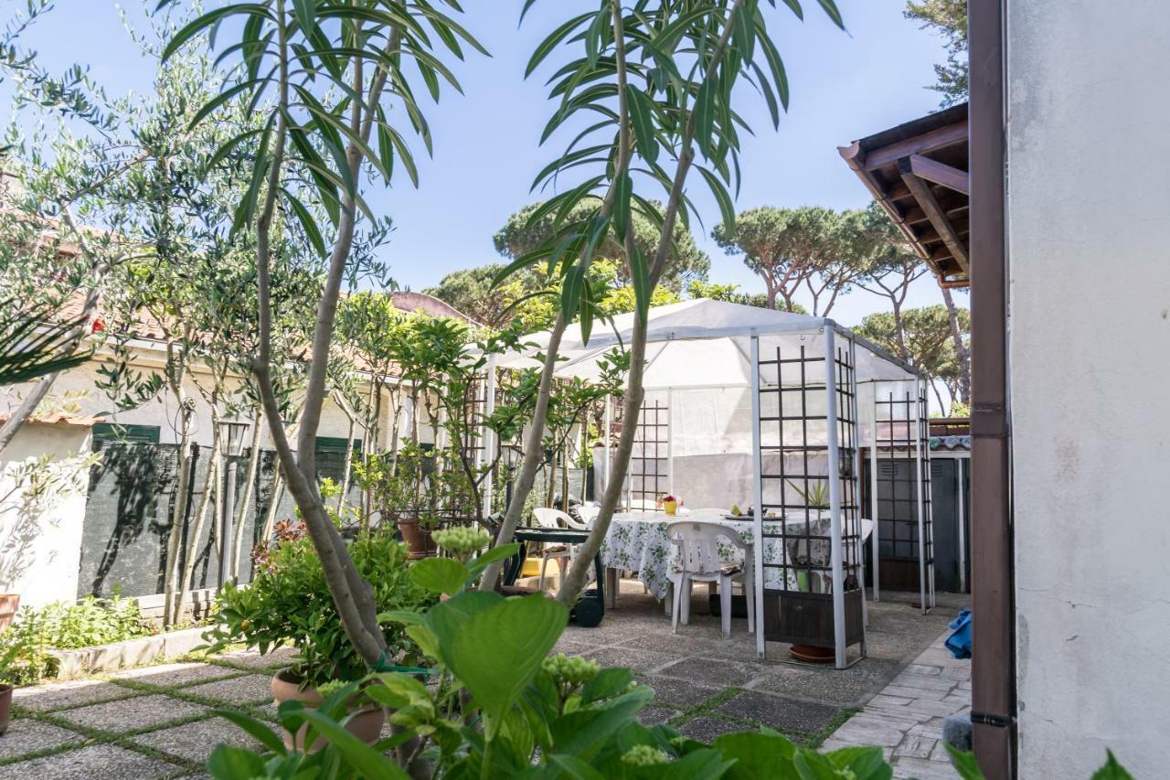 Alloggio Per Uso Turistico Villa Lido dei Pini Exteriör bild