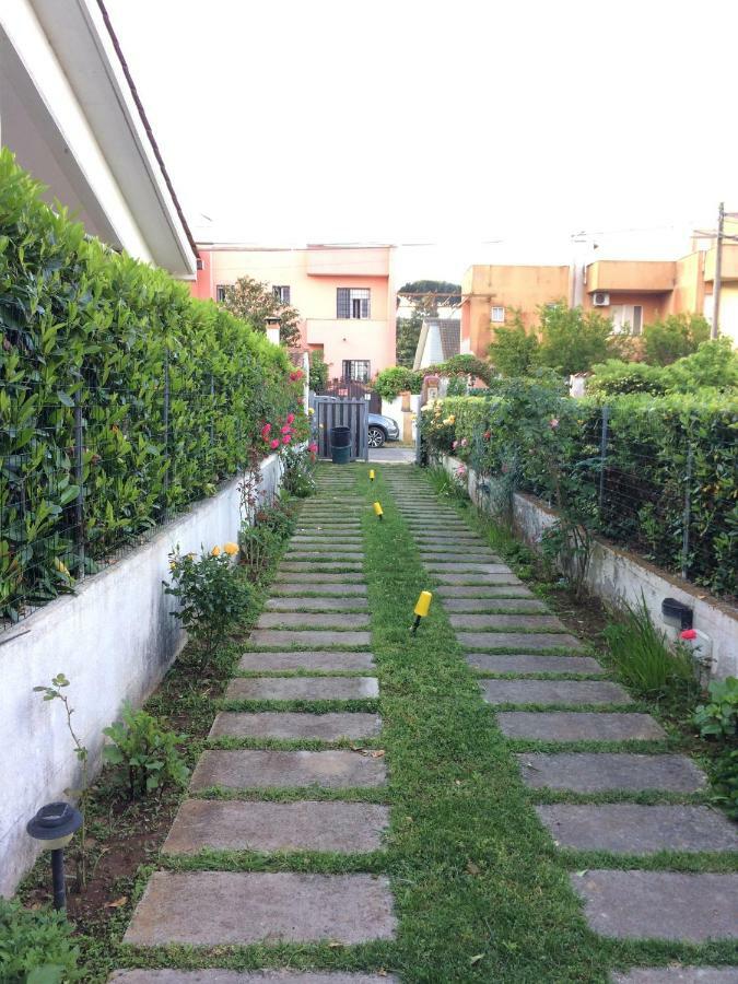 Alloggio Per Uso Turistico Villa Lido dei Pini Exteriör bild