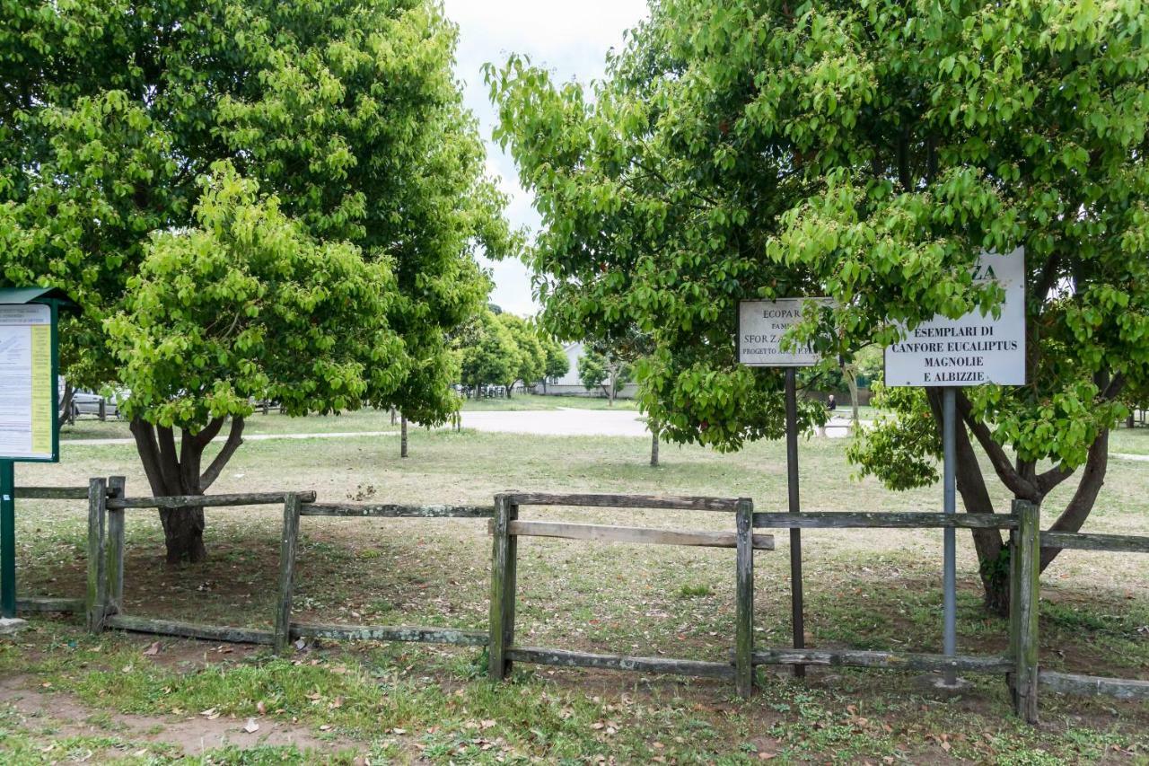 Alloggio Per Uso Turistico Villa Lido dei Pini Exteriör bild